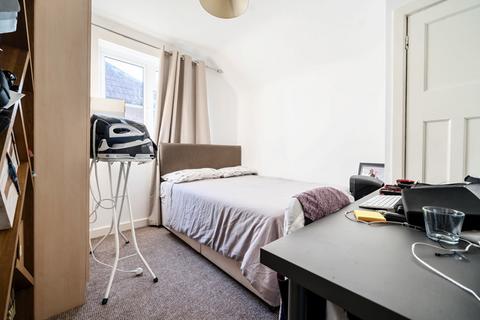 73 Greenfields Road, Reading, RG2 8SG