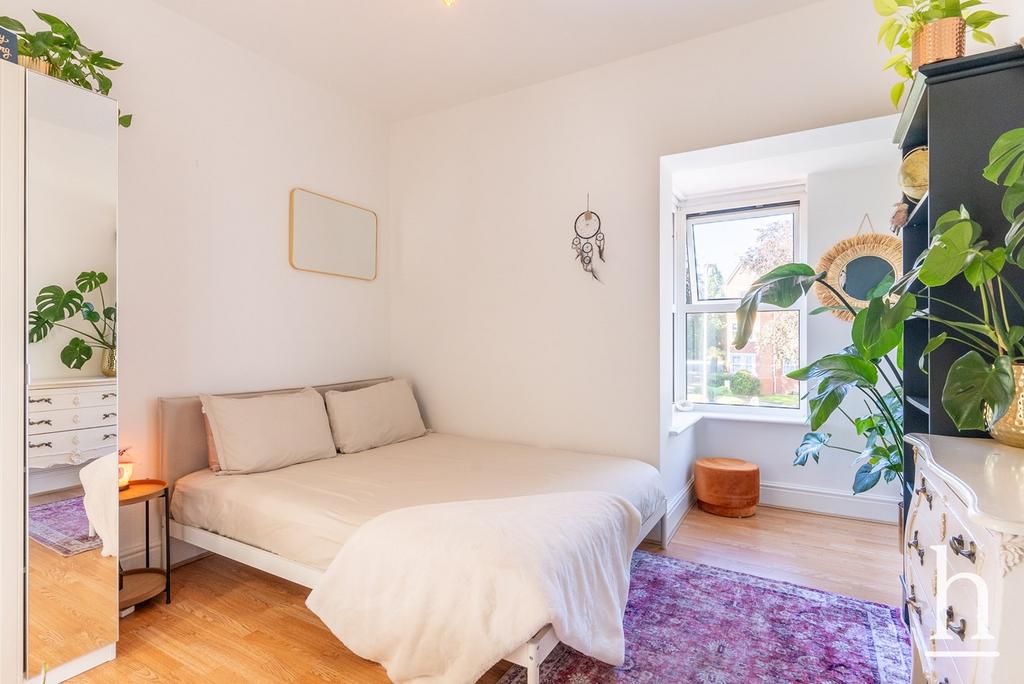 Shrewsbury Road, Oxton CH43 1 bed apartment for sale £110,000