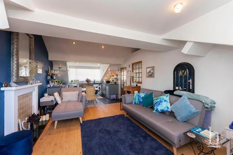 2 bedroom apartment for sale, Banks Road, West Kirby CH48