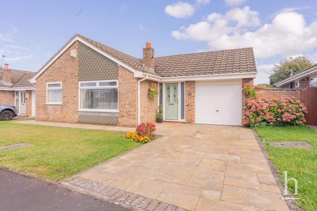 Birchfield, Saughall Massie CH46 2 bed detached bungalow for sale £