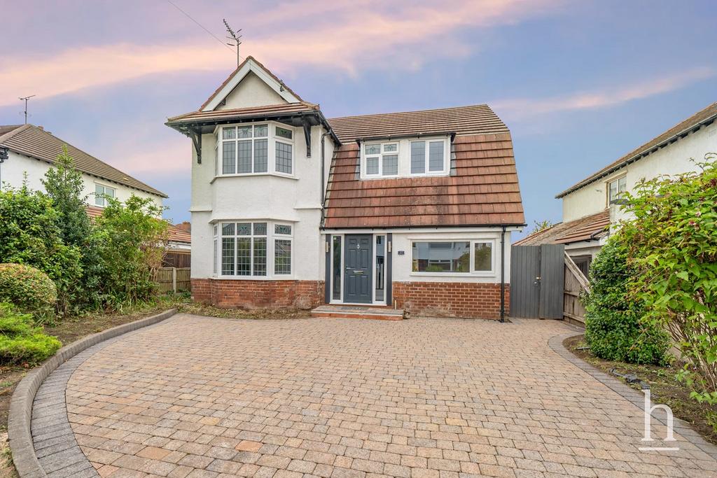 Heath Drive, Upton CH49 4 bed detached house for sale £500,000