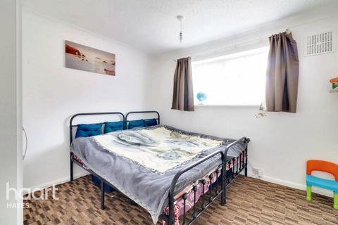 3 Larch Crescent, Hayes, UB4 9DN