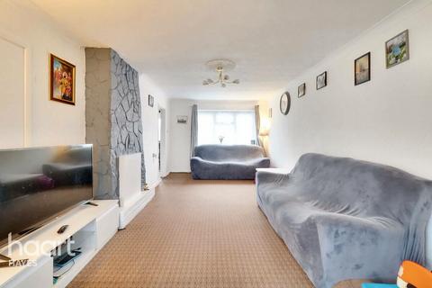 3 Larch Crescent, Hayes, UB4 9DN
