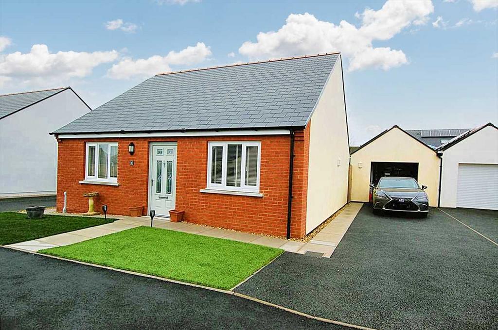 11 Bowett Close, Hundleton, Nr. Pembroke 2 bed detached bungalow for