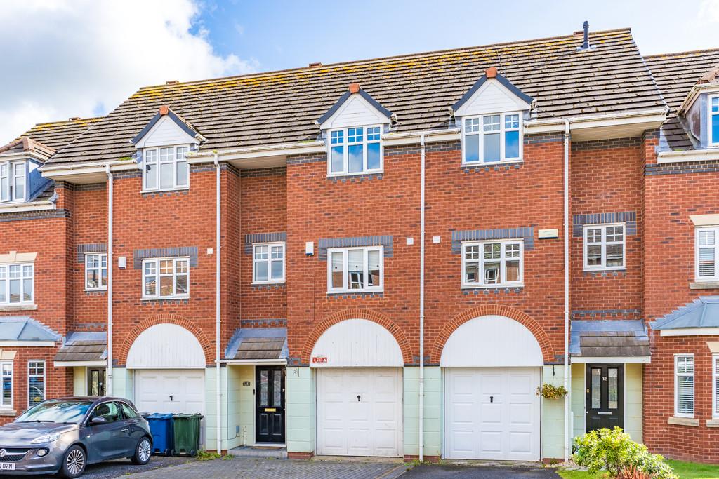 Delph Drive, Burscough L40 3 bed townhouse £215,000