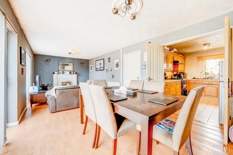 37 Waldron, Skelmersdale, WN8 8AL