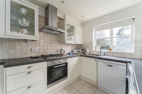 15 Lordsgate Lane, Burscough, Ormskirk, L40 7UR