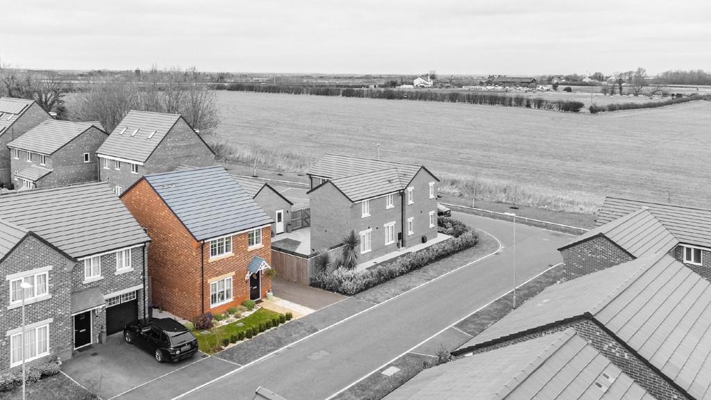 Dunning Grove, Burscough L40 4 bed detached house for sale £335,000