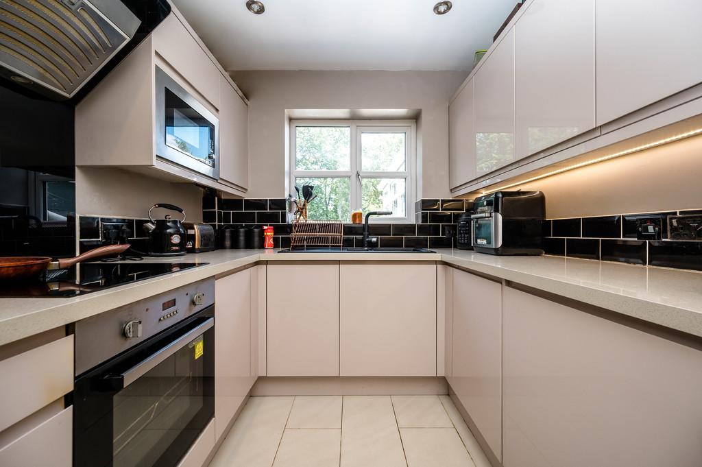 Parkfield Close, Ormskirk L39 3 bed semidetached house £165,000