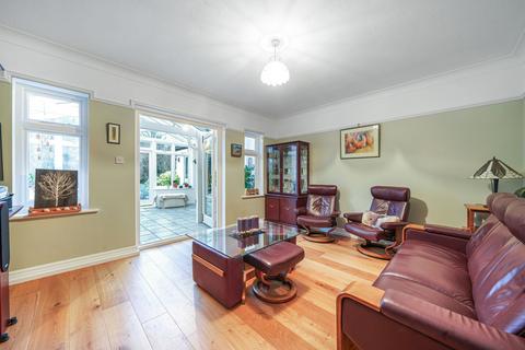 142 Coulsdon Road, Coulsdon, CR5 2LE