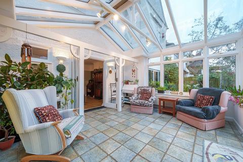 142 Coulsdon Road, Coulsdon, CR5 2LE