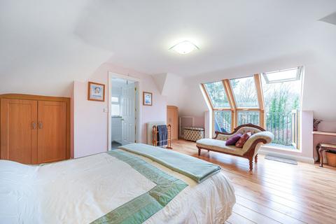 142 Coulsdon Road, Coulsdon, CR5 2LE