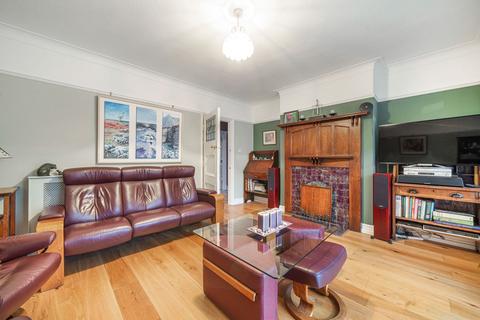 142 Coulsdon Road, Coulsdon, CR5 2LE
