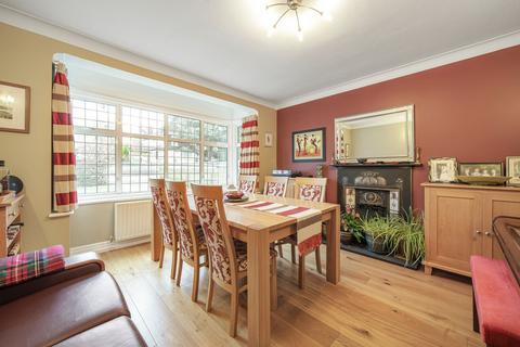 142 Coulsdon Road, Coulsdon, CR5 2LE