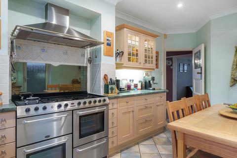 142 Coulsdon Road, Coulsdon, CR5 2LE