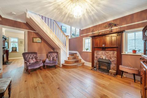 142 Coulsdon Road, Coulsdon, CR5 2LE