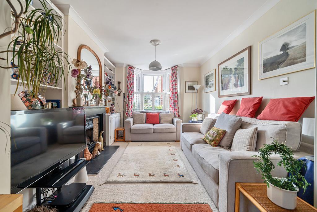 Sumner Road, Farnham, GU9 3 bed house for sale £595,000