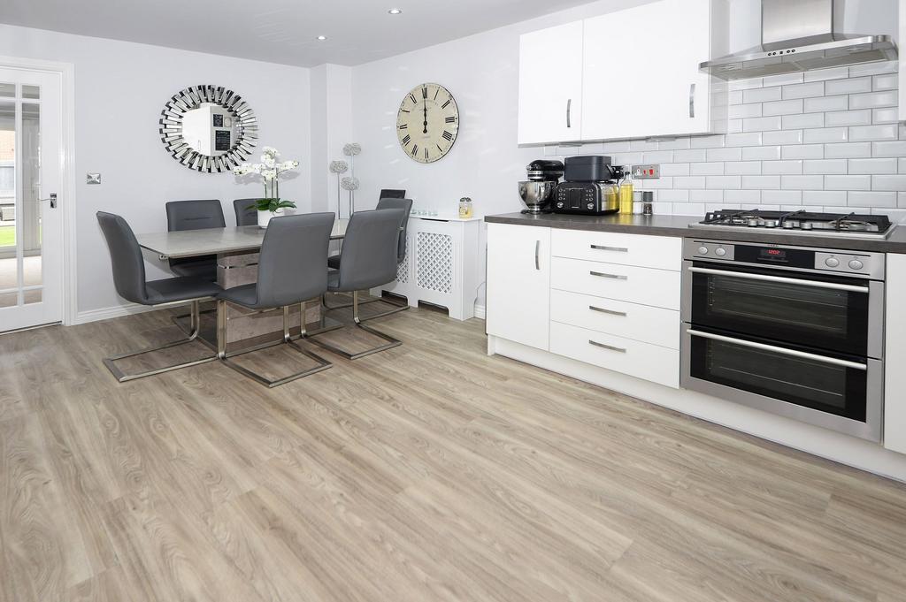 Kitchen/dining
