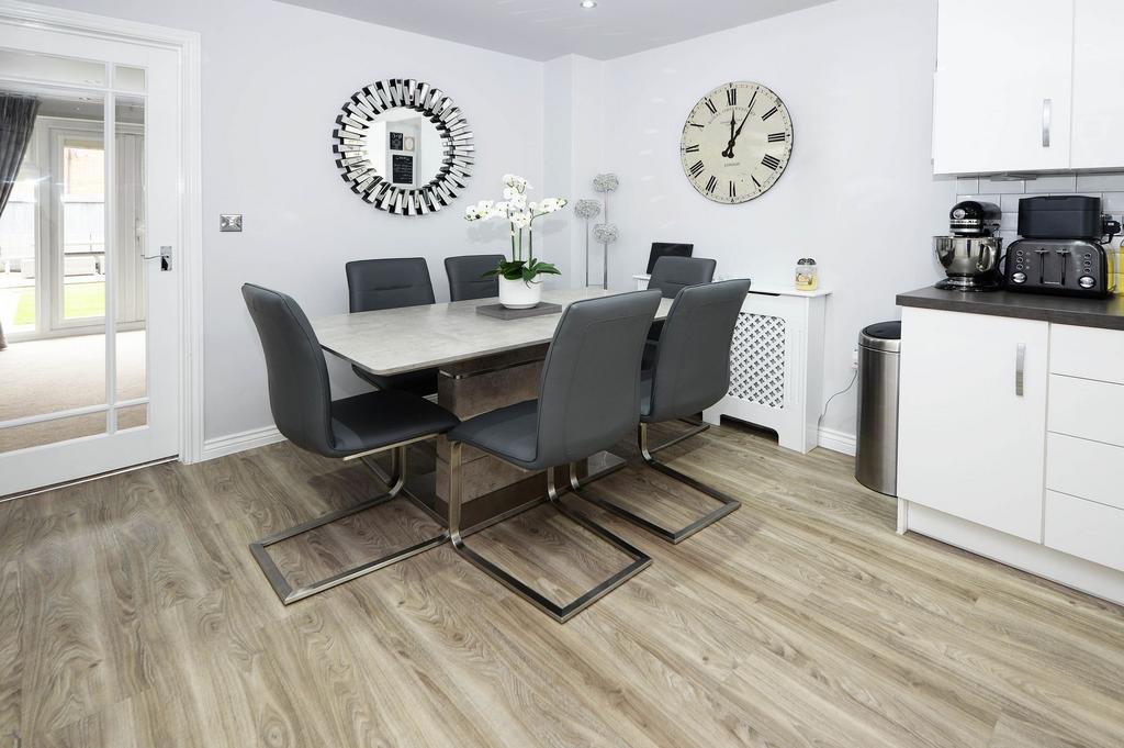 Kitchen/dining