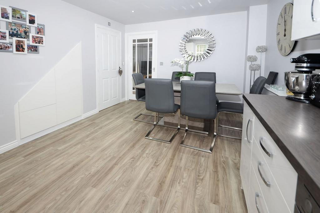 Kitchen/dining