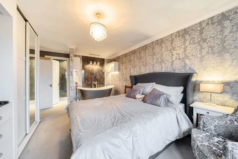 5 bedroom detached house for sale, Kings Lane, Wrecclesham, Farnham, Surrey, GU10
