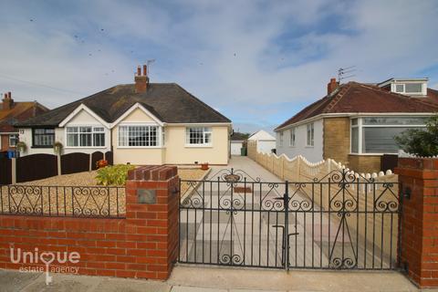 2 bedroom bungalow for sale, The Close, Queens Walk, Thornton-Cleveleys, Lancashire, FY5