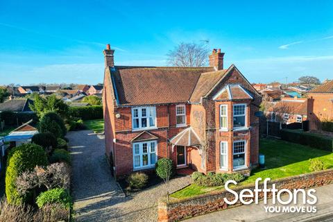5 bedroom detached house for sale, Norwich Road, North Walsham, NR28