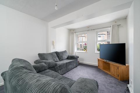 2 bedroom flat for sale, Lewin Road, London SW16