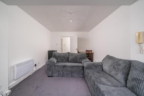 2 bedroom flat for sale, Lewin Road, London SW16