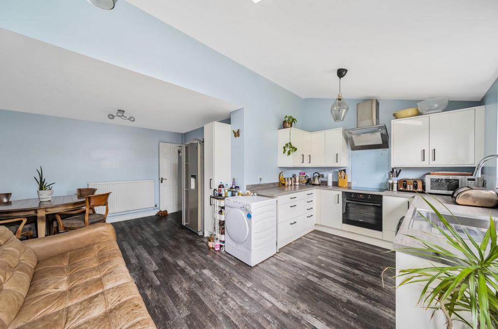 Stanhope Road, Bedford 3 bed semidetached house for sale £340,000
