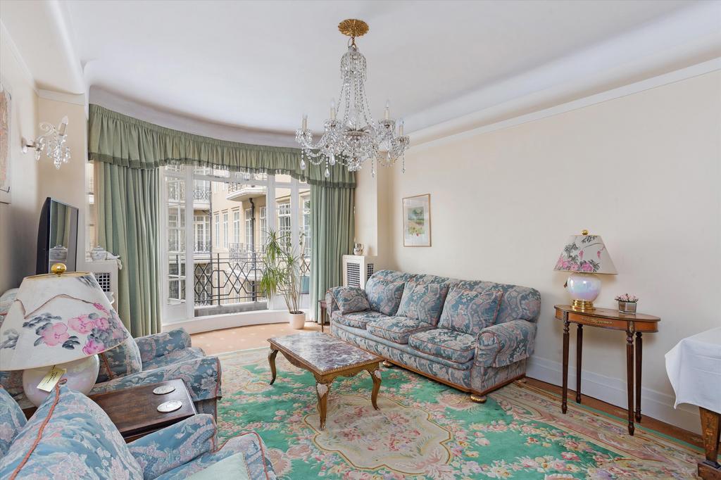 Berkeley Court, Marylebone Road, London, NW1 5 bed flat for sale £