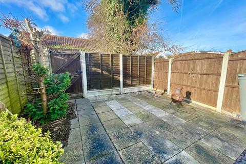 11 Belfairs Drive, Leigh-on-sea, SS9 3AA