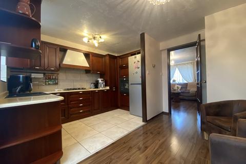 12 Beta Road, Woking, GU22 8EF