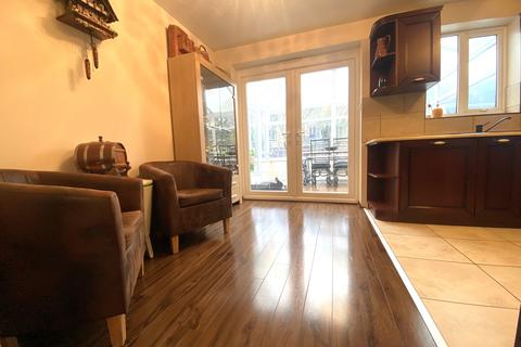 12 Beta Road, Woking, GU22 8EF