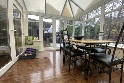 12 Beta Road, Woking, GU22 8EF