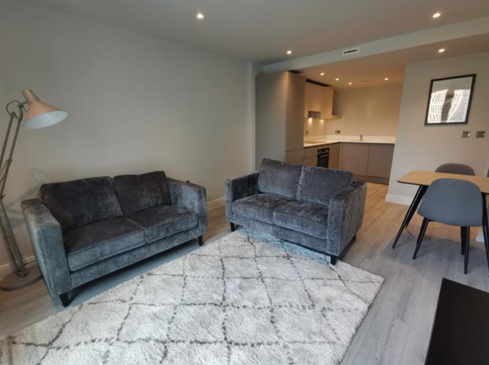 Apartment in West Midlands - View 3