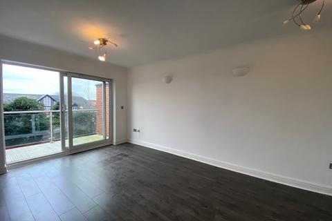 2 bedroom flat to rent, Southport PR9