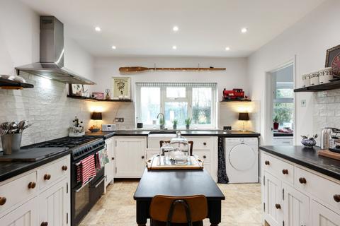 4 bedroom semi-detached house for sale, Essex Place, Bourton-on-the-Water, Cheltenham, Gloucestershire, GL54