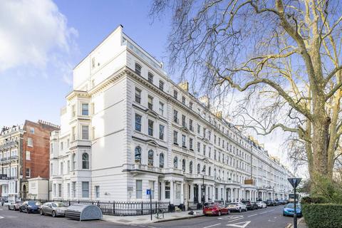 3 bedroom flat for sale, Cornwall Gardens, South Kensington, London, SW7