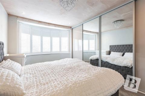 17 Minster Way, Hornchurch, RM11 3TH