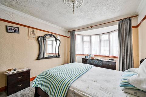 3 bedroom house for sale - Overton Road, Leyton, London, E10