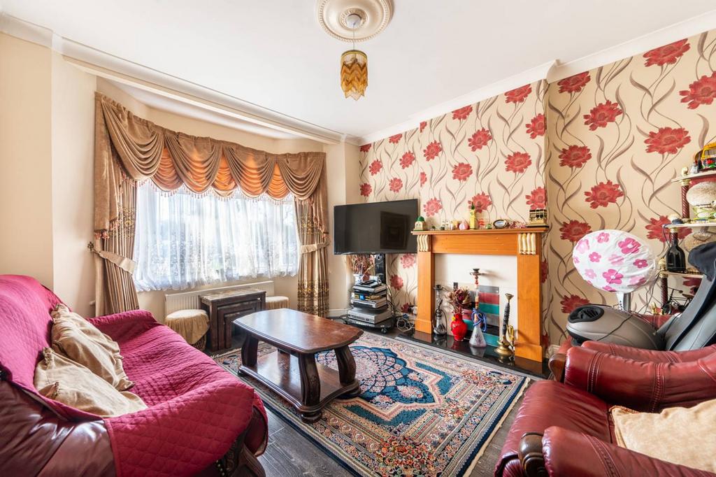 Bridgewater Road, Alperton, Wembley, HA0 3 bed semidetached house for