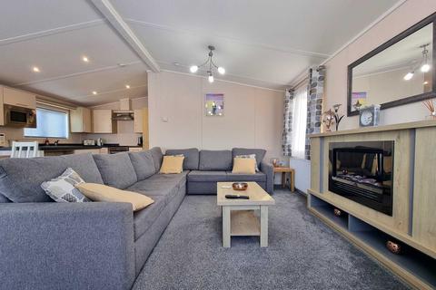 2 bedroom lodge for sale, Bideford Bay, Buck`s Cross