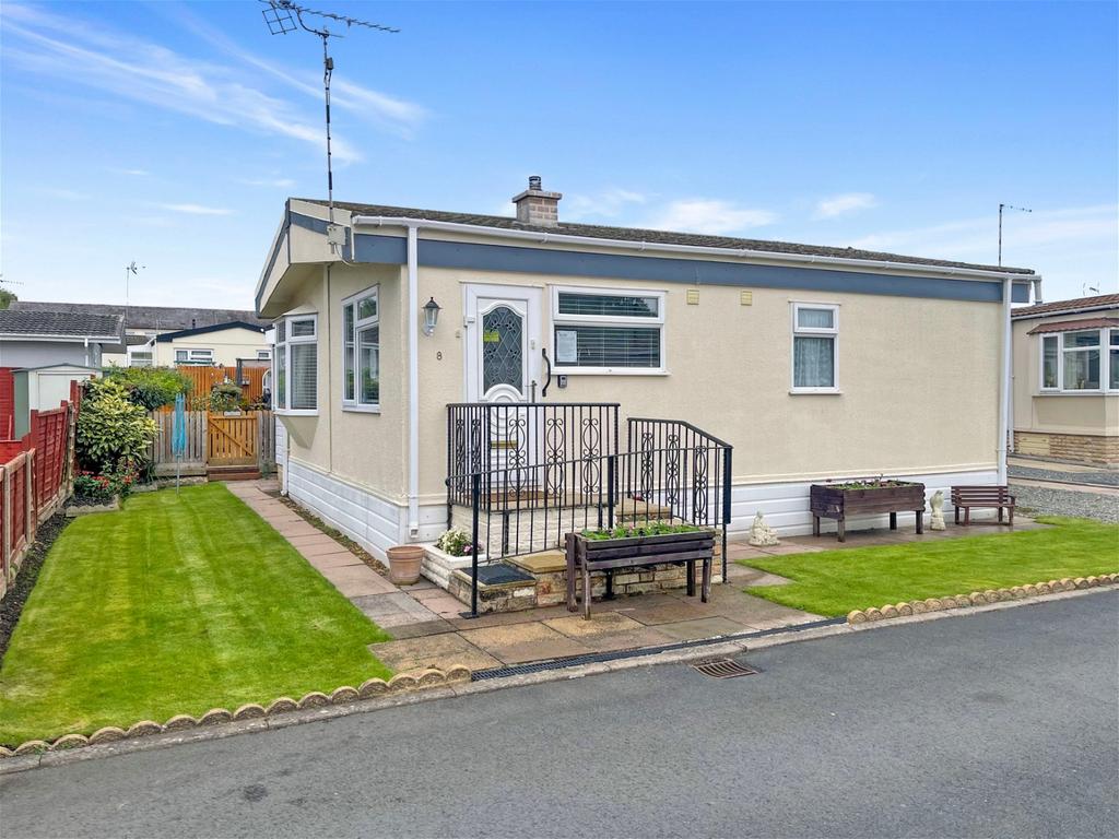 Henley in Arden B95 2 bed mobile home for sale £145,000