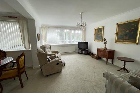 2 bedroom flat for sale, High Street, Henley-In-Arden B95