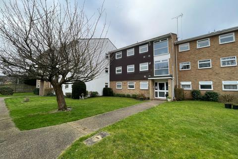 2 bedroom apartment to rent, High Road, Bushey Heath.