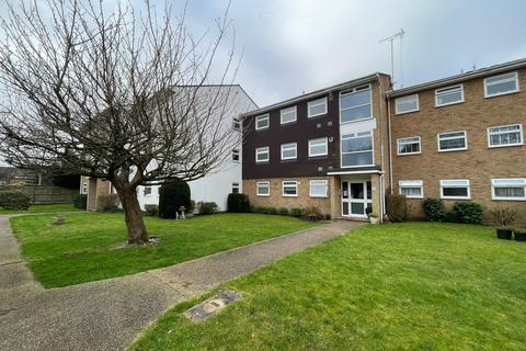 2 bedroom apartment to rent, High Road, Bushey Heath.