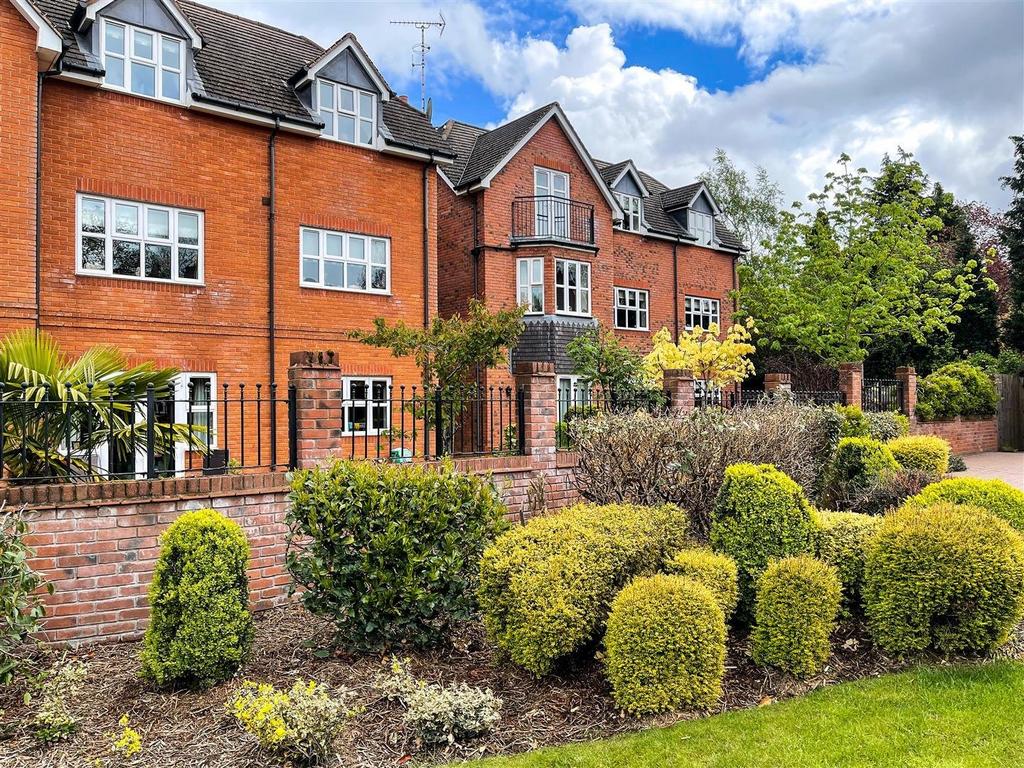 Warwick Manor