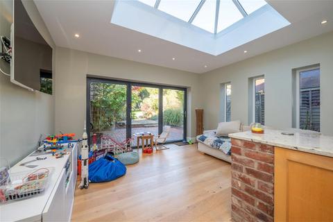 Highfield Chestnut Walk, Henley-in-arden, B95 5JN