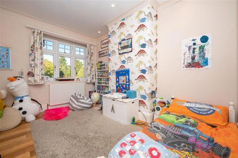 Highfield Chestnut Walk, Henley-in-arden, B95 5JN